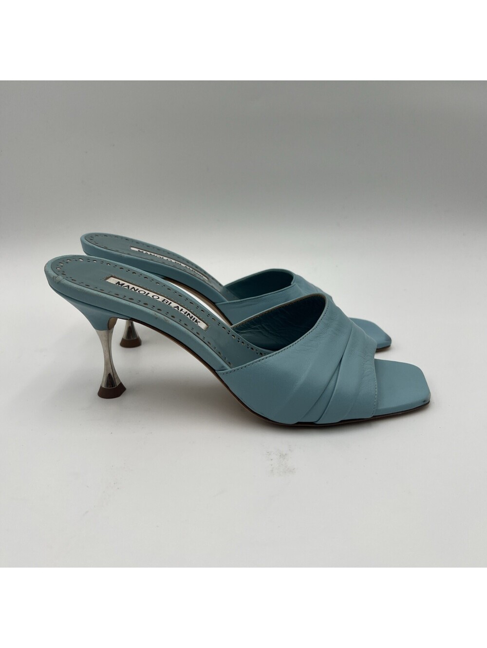 Women’s Manolo Blahnik Picoux 70 slide sandals Light Blue Leather Size 36